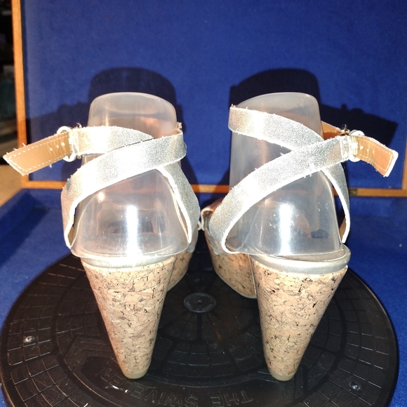 Faded Glory Gold Metallic 4+ Inch Open Toe Platform Heels, Sz. 9.5-US, 41.5-EU - Picture 3 of 9